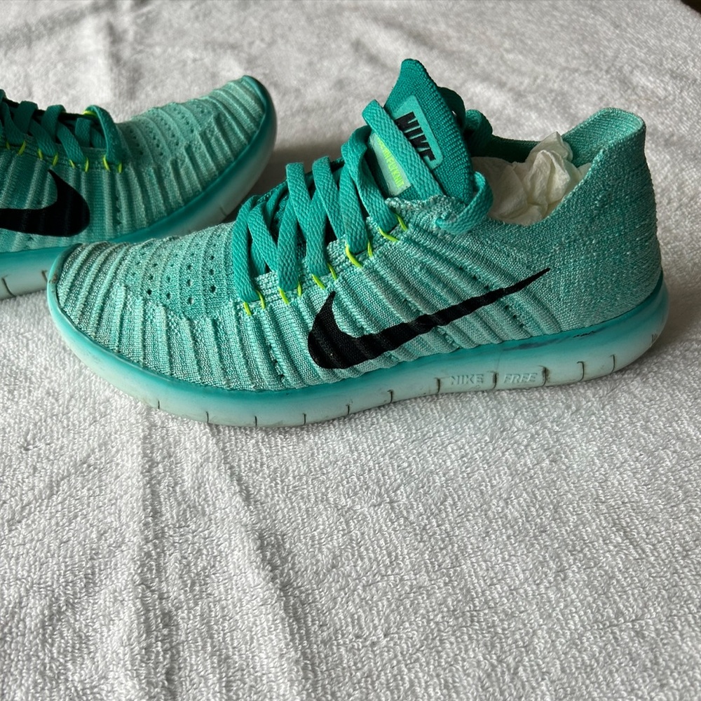 Gently used Nike Runners size 6